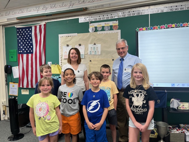 David DeRose and Joyce-Novotny-Prettiman with 4th graders