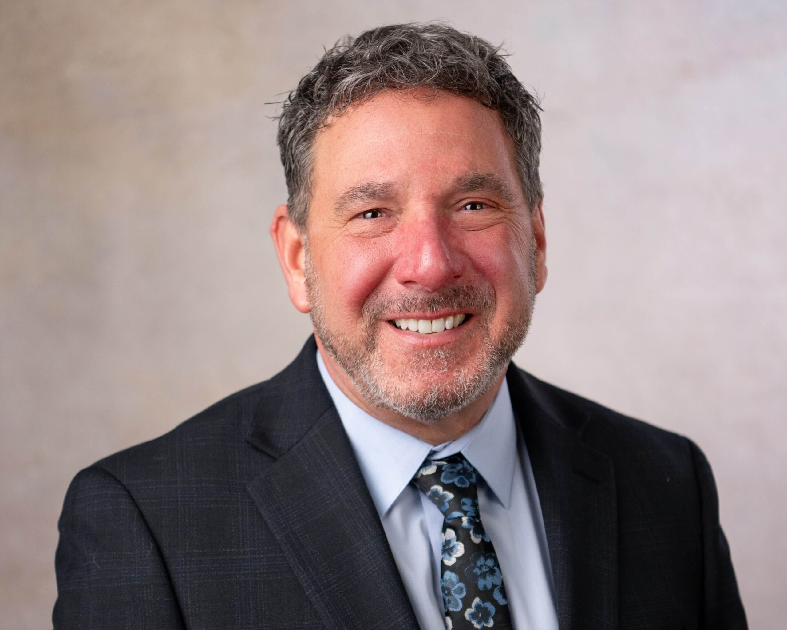 peter_web smiling man with beard